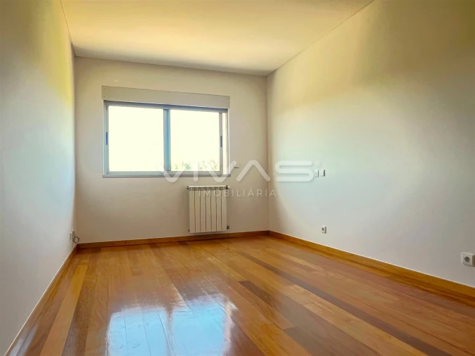 Apartamento T3 para Arrendamento em Vila Verde e Barbudo Foto 11