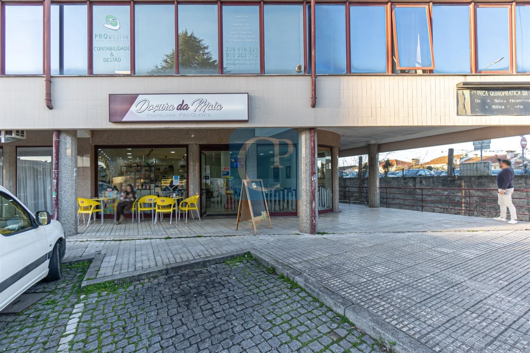 Loja para Venda em Cidade da Maia Foto 22