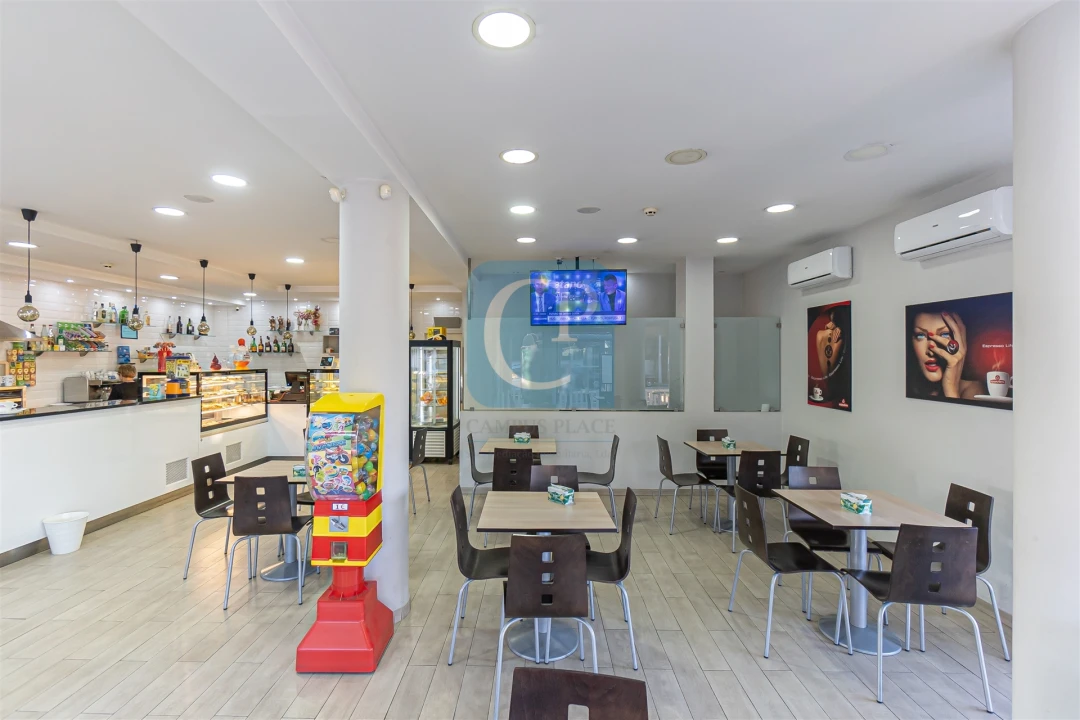 Loja para Venda em Cidade da Maia Foto 1