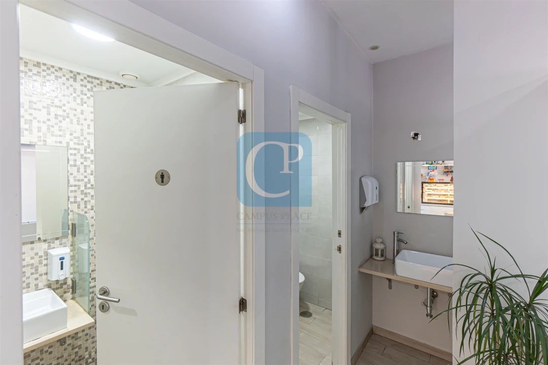 Loja para Venda em Cidade da Maia Foto 14