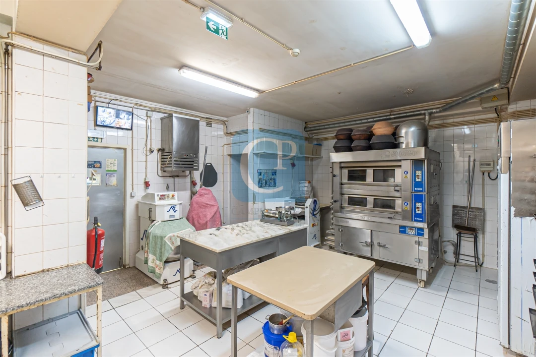 Loja para Venda em Cidade da Maia Foto 15