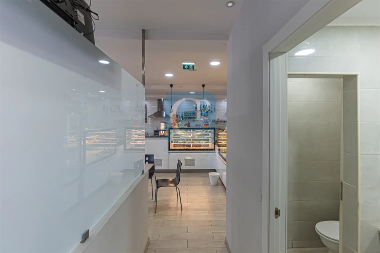 Loja para Venda em Cidade da Maia Foto 10