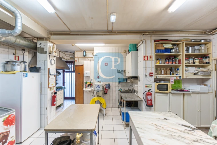 Loja para Venda em Cidade da Maia Foto 19