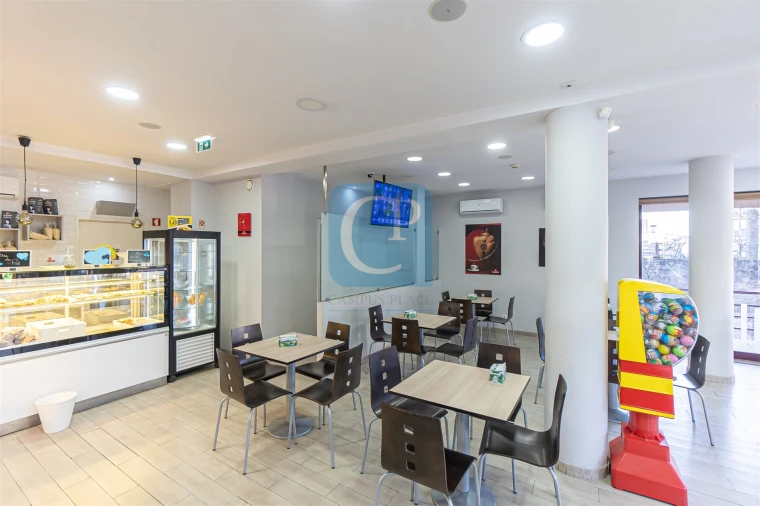 Loja para Venda em Cidade da Maia Foto 8