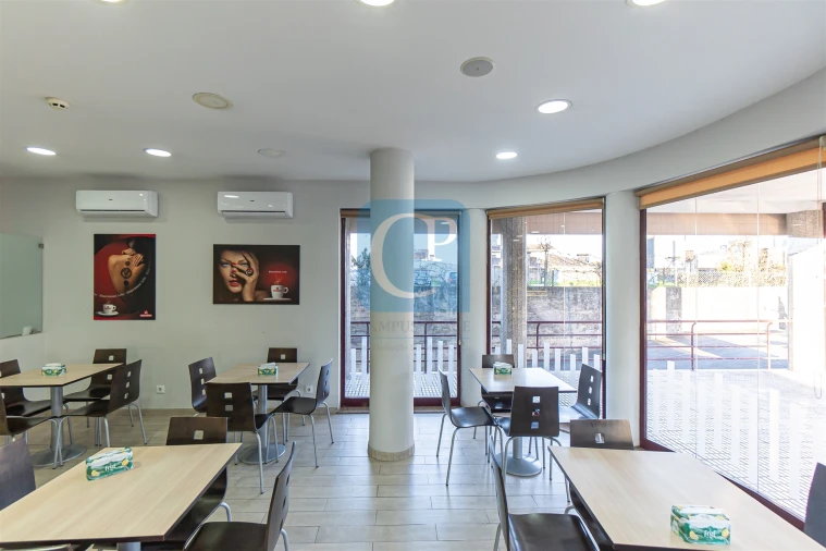 Loja para Venda em Cidade da Maia Foto 5