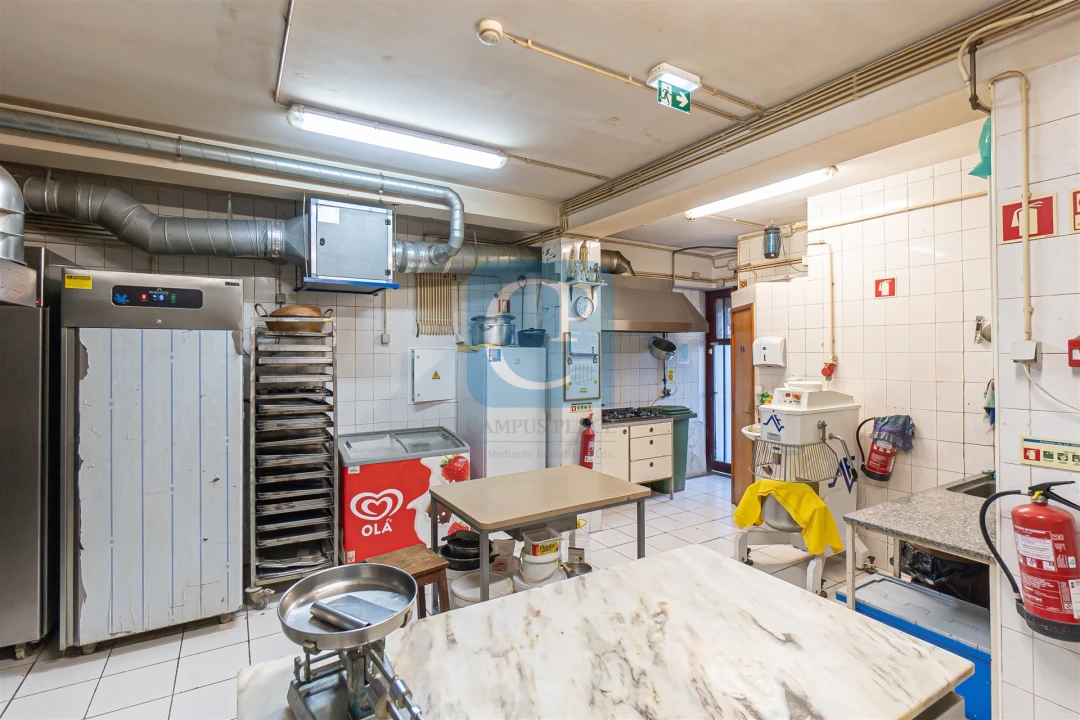 Loja para Venda em Cidade da Maia Foto 20