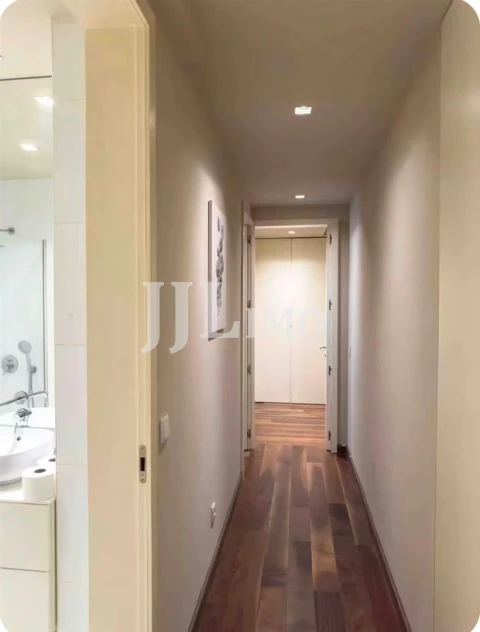 Apartamento T2 para Arrendamento em Santo António