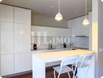 Apartamento T2 para Arrendamento em Santo António