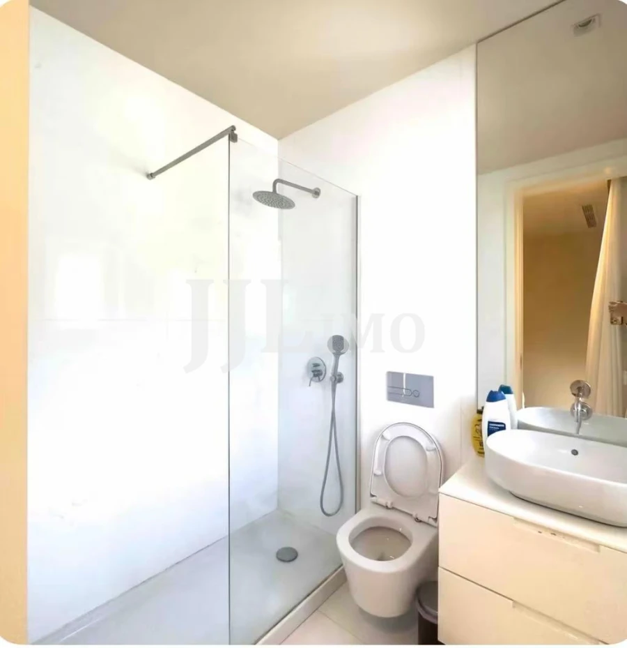 Apartamento T2 para Arrendamento em Santo António Foto 2