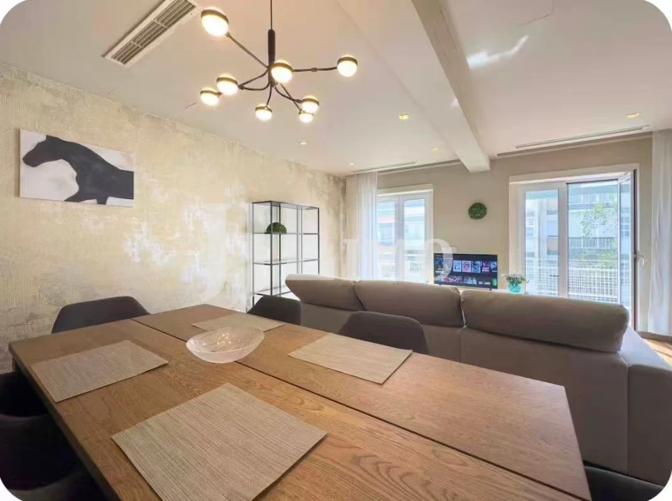 Apartamento T2 para Arrendamento em Santo António Foto 6