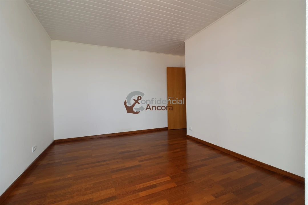 Apartamento T3 para Venda em Gouveia (São Pedro e São Julião) Foto 5