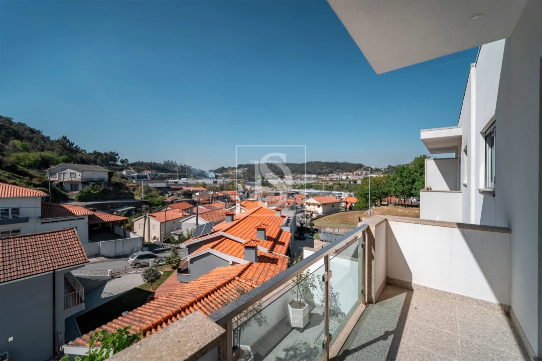 Moradia T3 para Venda em Caldas de Vizela (São Miguel e São João) Foto 10