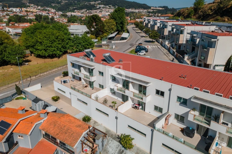 Moradia T3 para Venda em Caldas de Vizela (São Miguel e São João) Foto 2