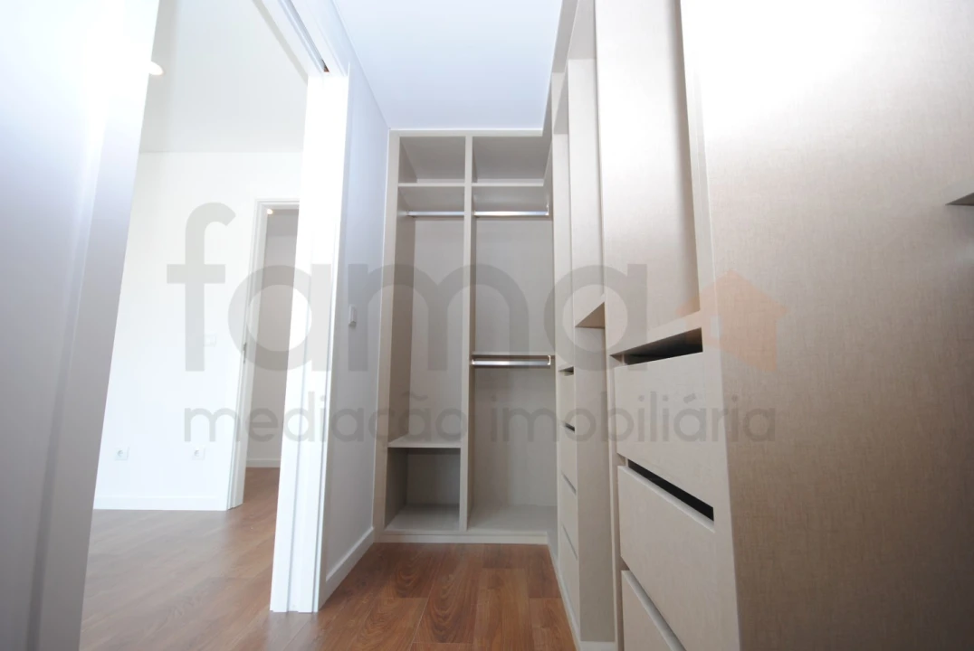 Moradia T4 para Venda em São Domingos de Rana Foto 29