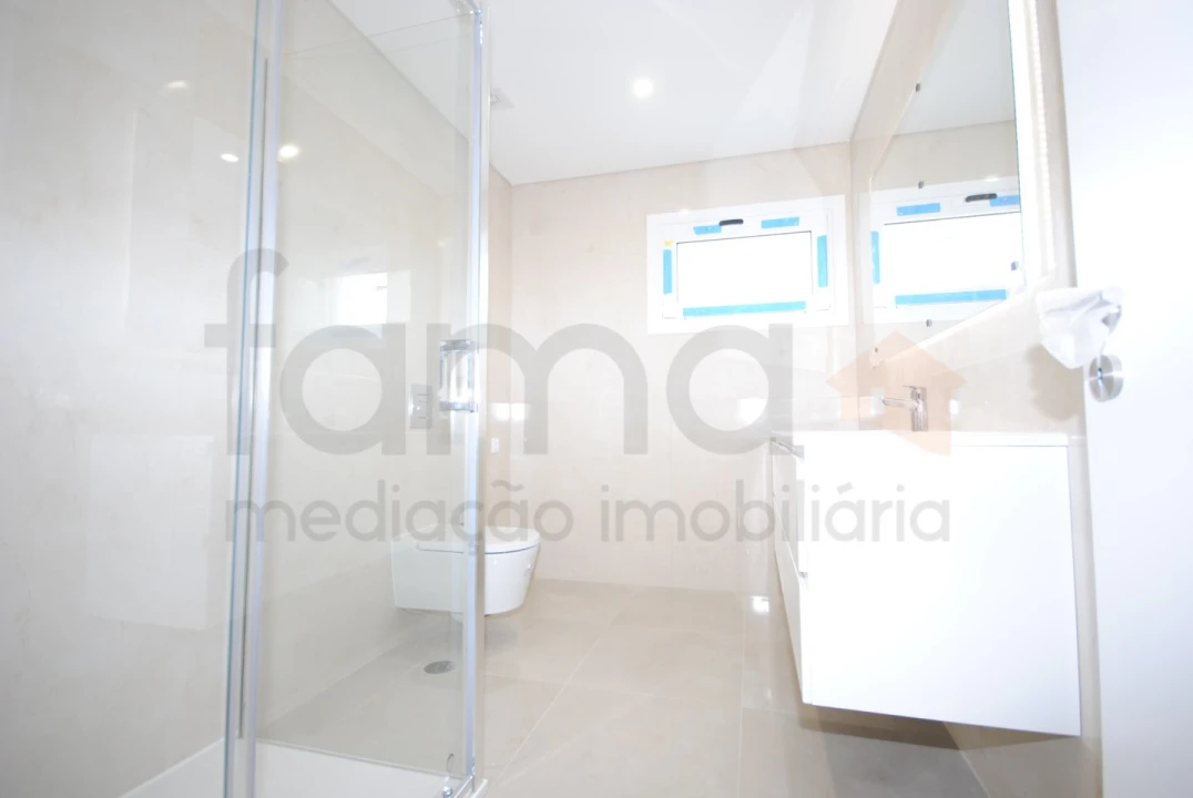 Moradia T4 para Venda em São Domingos de Rana Foto 42