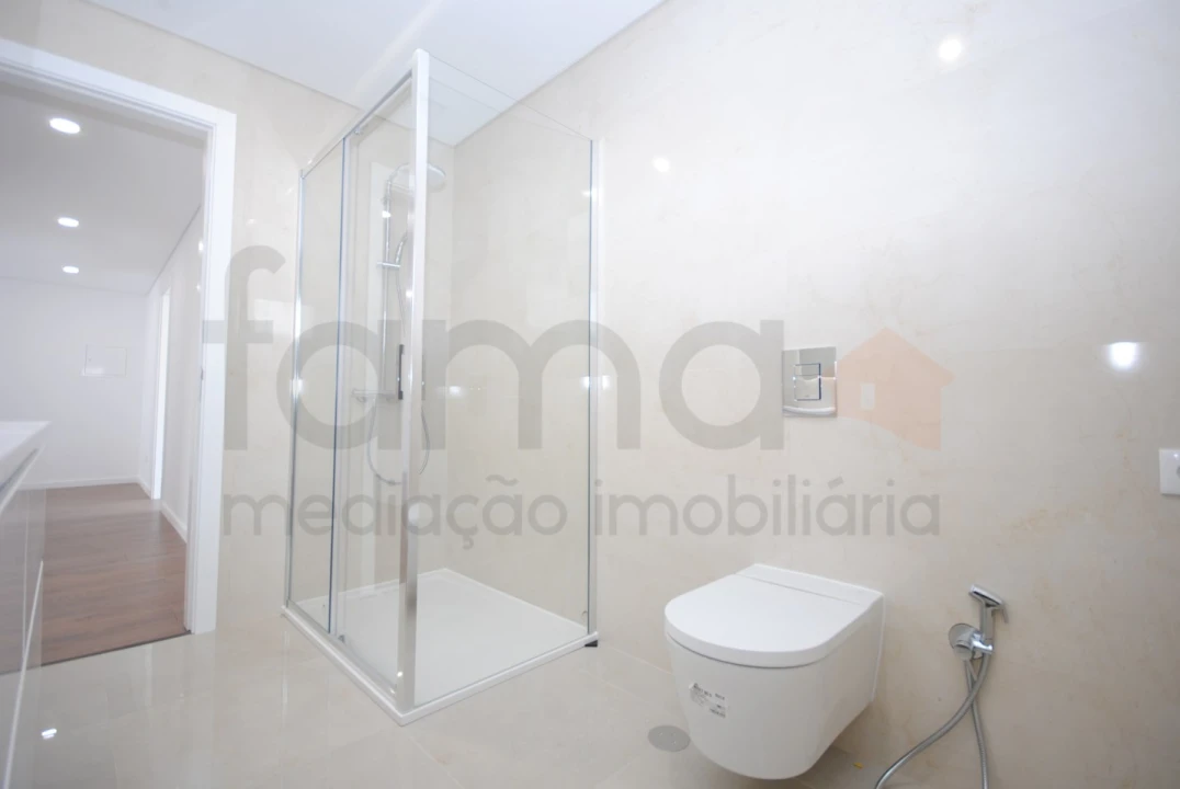 Moradia T4 para Venda em São Domingos de Rana Foto 43