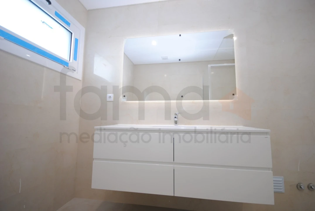 Moradia T4 para Venda em São Domingos de Rana Foto 46