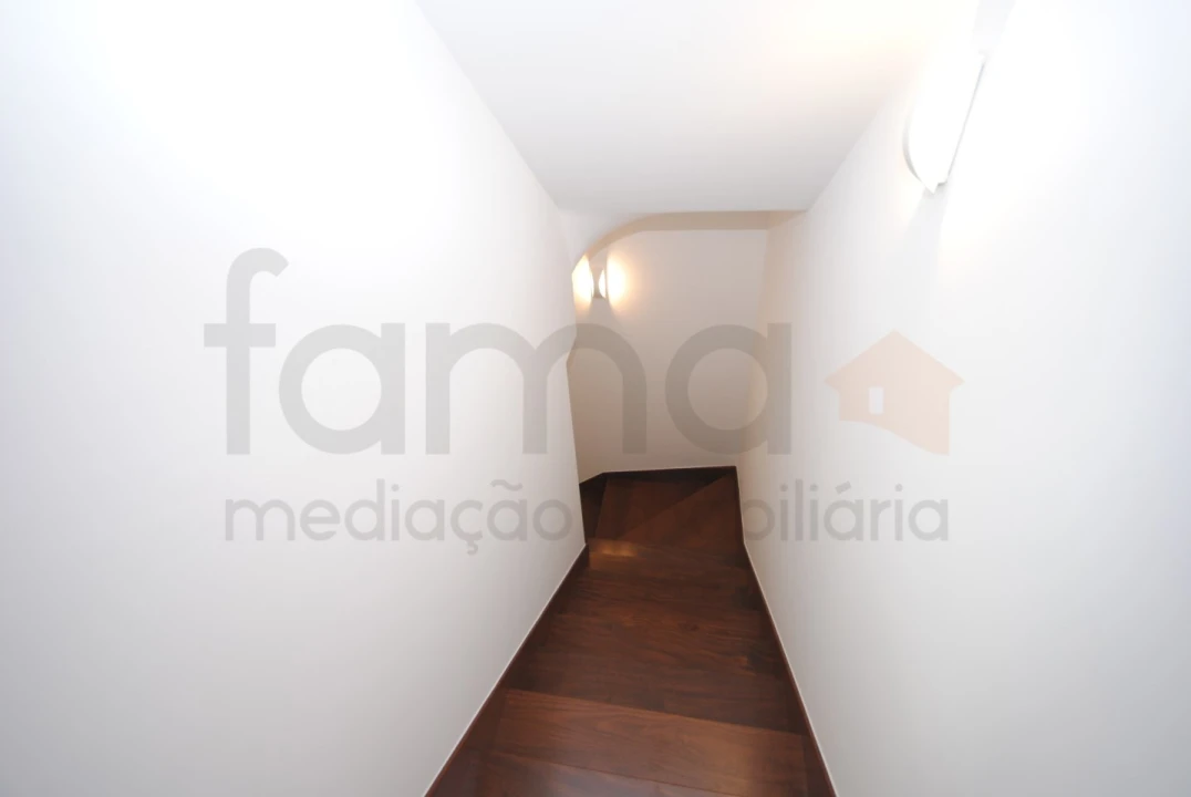 Moradia T4 para Venda em São Domingos de Rana Foto 51