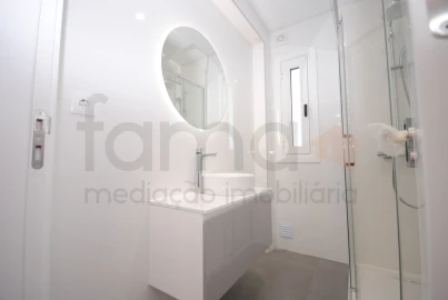 Moradia T4 para Venda em São Domingos de Rana