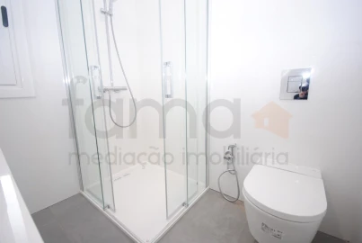 Moradia T4 para Venda em São Domingos de Rana