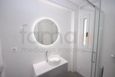 Moradia T4 para Venda em São Domingos de Rana