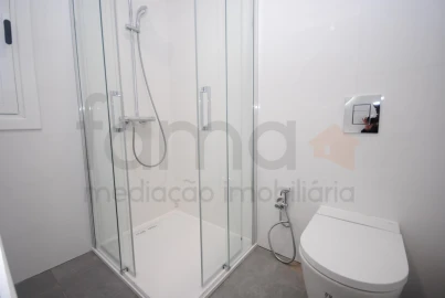 Moradia T4 para Venda em São Domingos de Rana