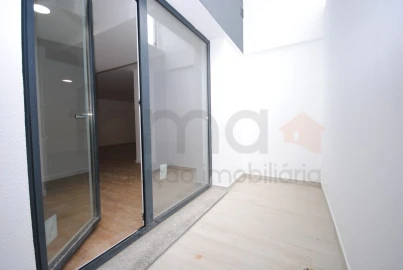 Moradia T4 para Venda em São Domingos de Rana