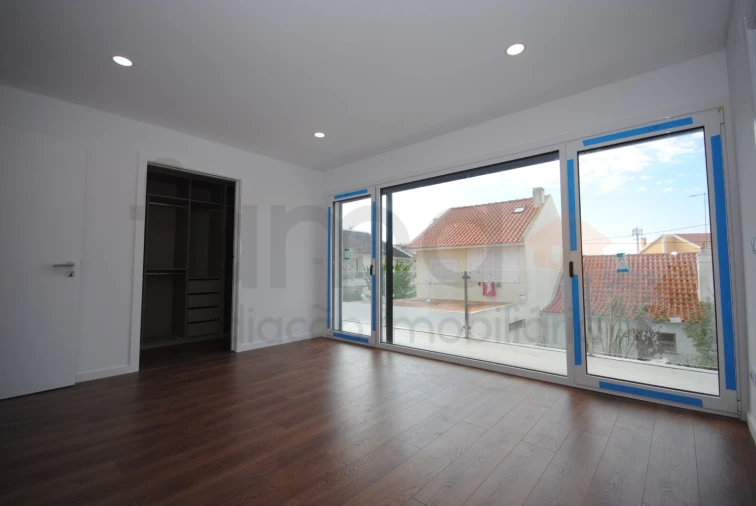 Moradia T4 para Venda em São Domingos de Rana Foto 34