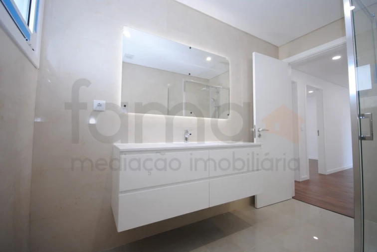 Moradia T4 para Venda em São Domingos de Rana Foto 45