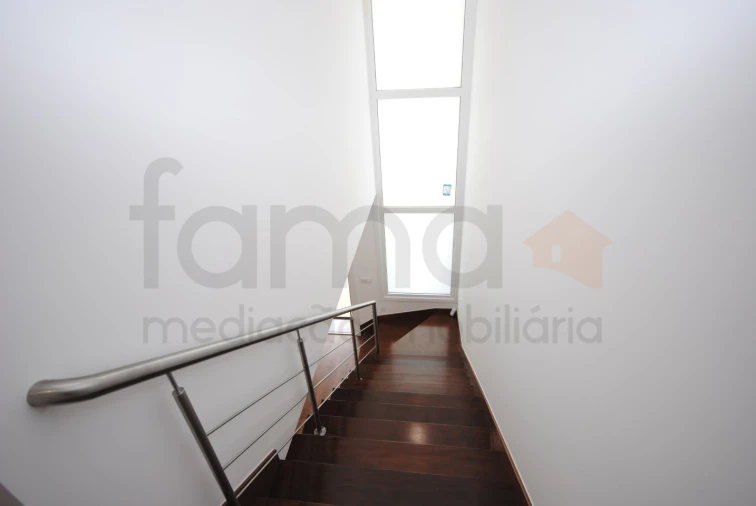 Moradia T4 para Venda em São Domingos de Rana Foto 48