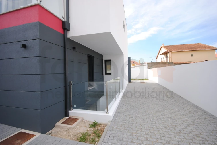 Moradia T4 para Venda em São Domingos de Rana Foto 62