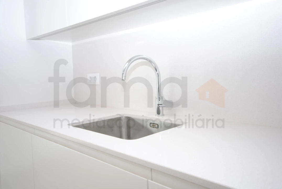 Moradia T4 para Venda em São Domingos de Rana Foto 8