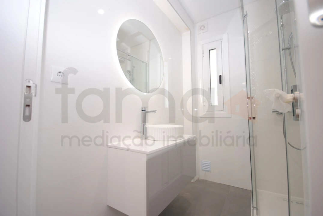 Moradia T4 para Venda em São Domingos de Rana Foto 14