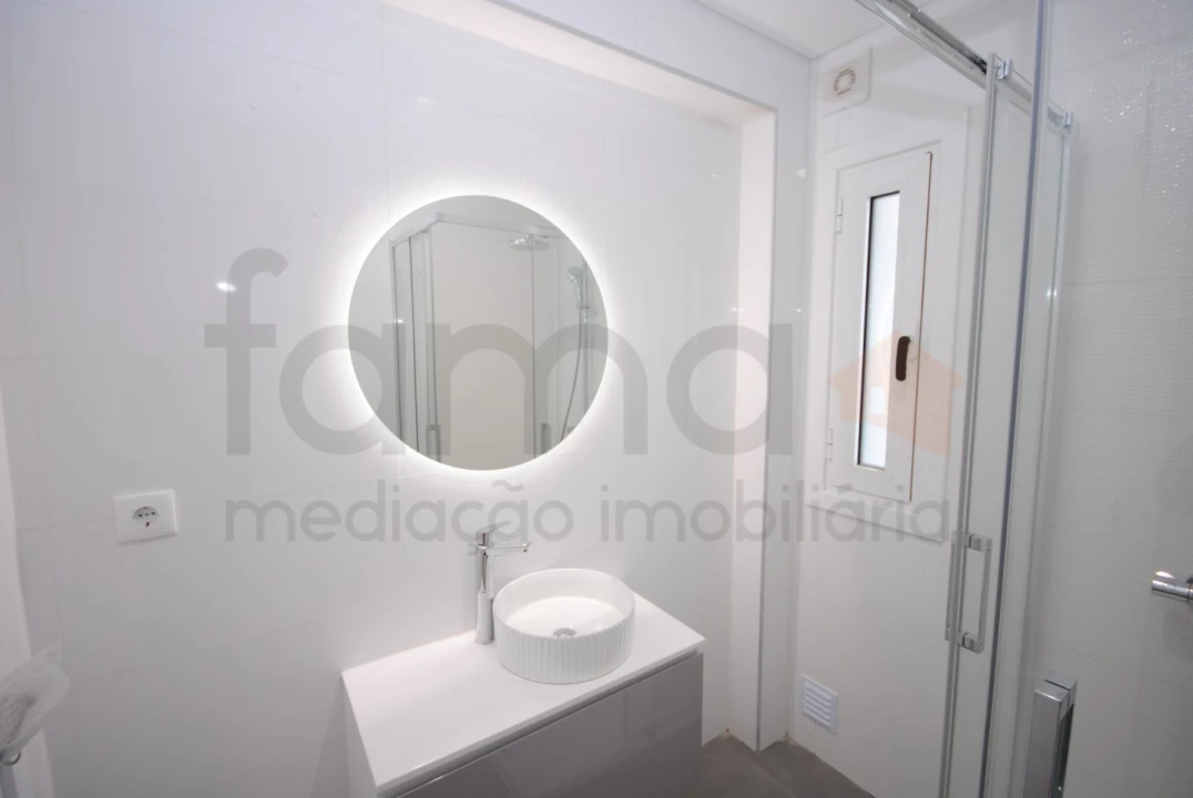 Moradia T4 para Venda em São Domingos de Rana Foto 16