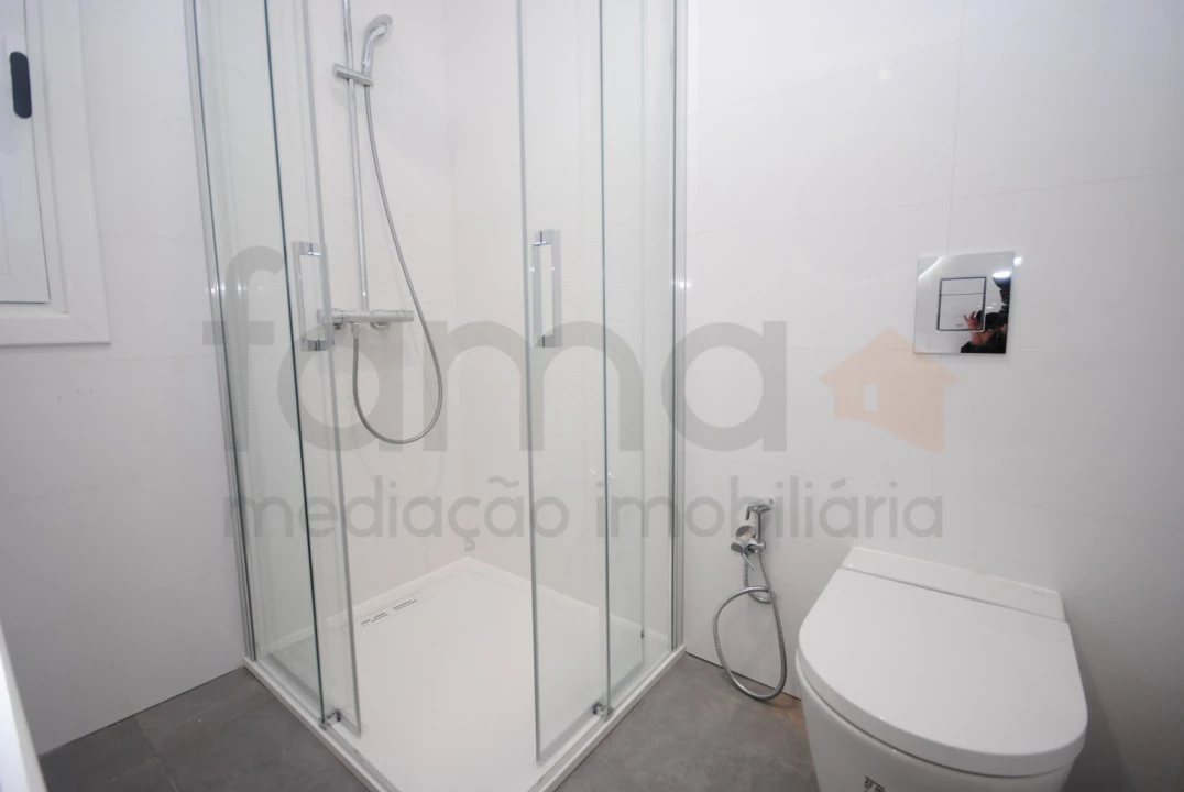 Moradia T4 para Venda em São Domingos de Rana Foto 17