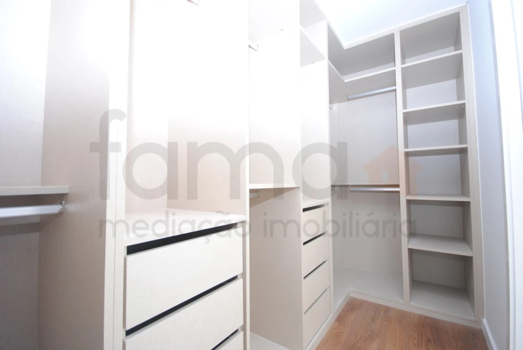 Moradia T4 para Venda em São Domingos de Rana Foto 29