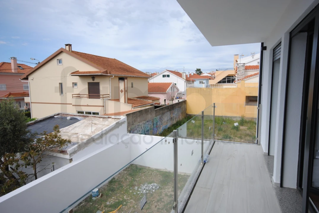 Moradia T4 para Venda em São Domingos de Rana Foto 49