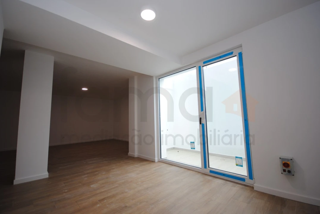 Moradia T4 para Venda em São Domingos de Rana Foto 58