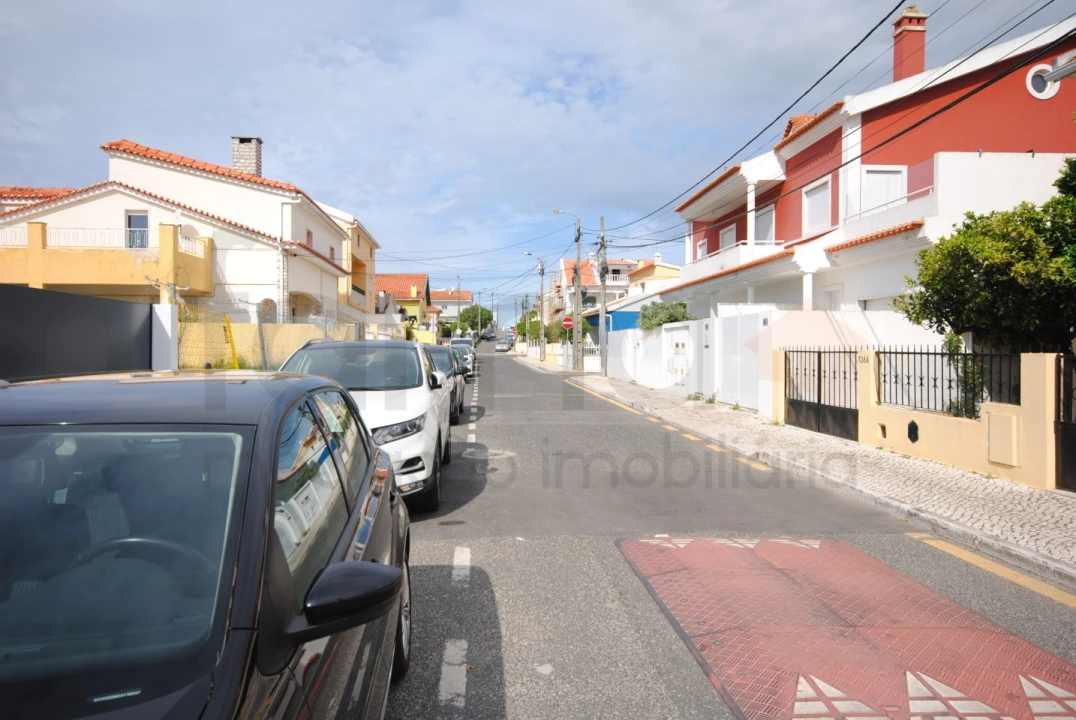 Moradia T4 para Venda em São Domingos de Rana Foto 66