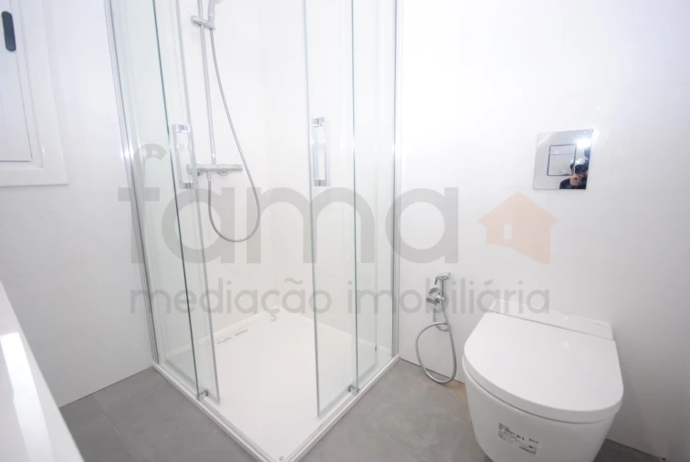 Moradia T4 para Venda em São Domingos de Rana Foto 15