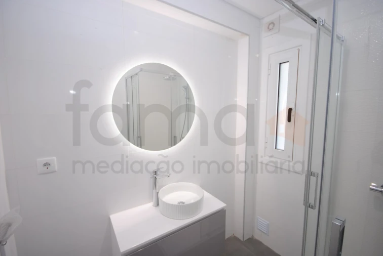 Moradia T4 para Venda em São Domingos de Rana Foto 16