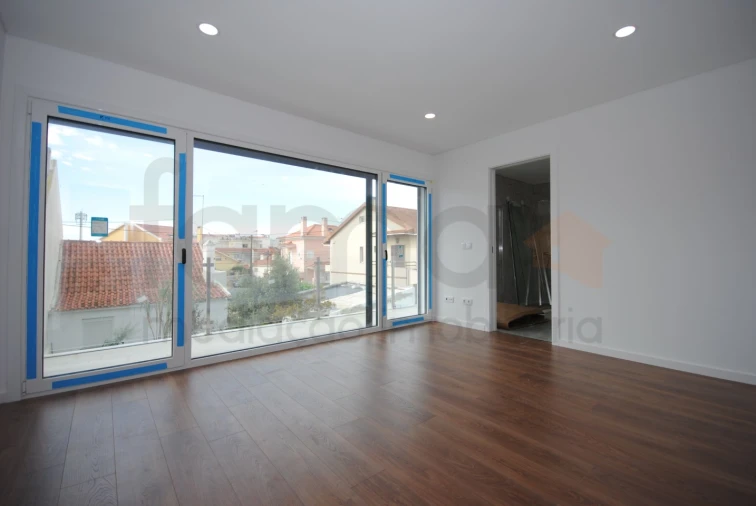 Moradia T4 para Venda em São Domingos de Rana Foto 25