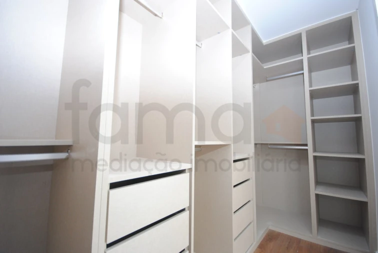 Moradia T4 para Venda em São Domingos de Rana Foto 28