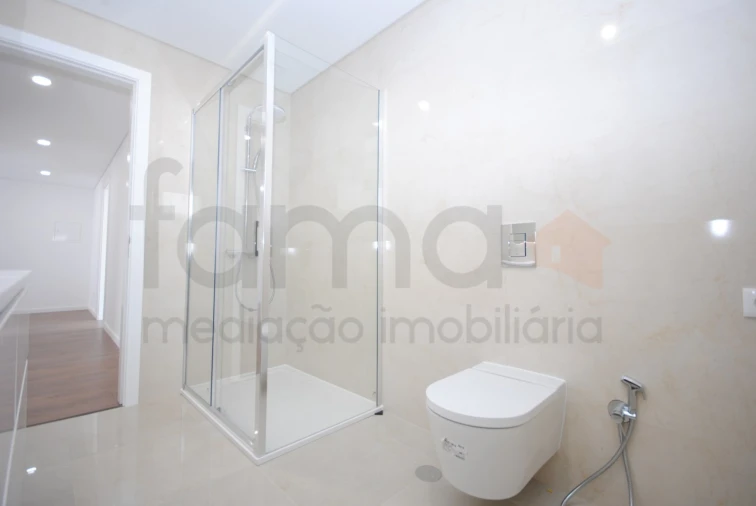 Moradia T4 para Venda em São Domingos de Rana Foto 41