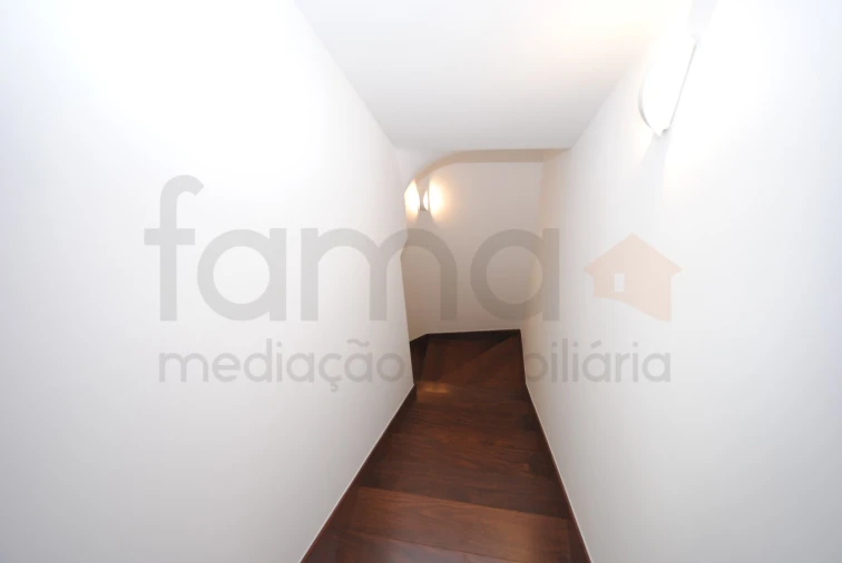 Moradia T4 para Venda em São Domingos de Rana Foto 48