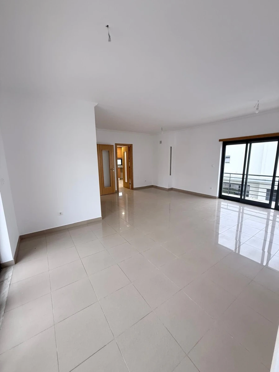 Moradia T5 para Venda em Laranjeiro e Feijó Foto 12