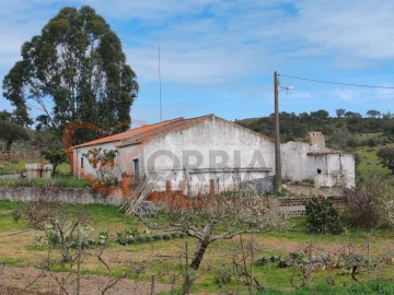 Quinta T2 para Venda em Santa Clara-A-Nova e Gomes Aires