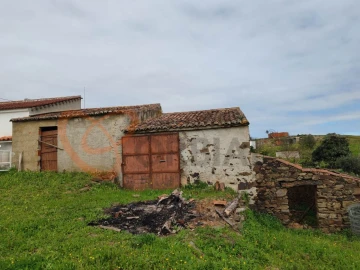 Quinta T2 para Venda em Santa Clara-A-Nova e Gomes Aires