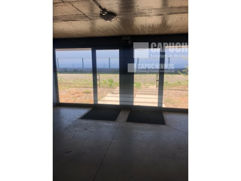 Armazém para Venda em Samora Correia Foto 6