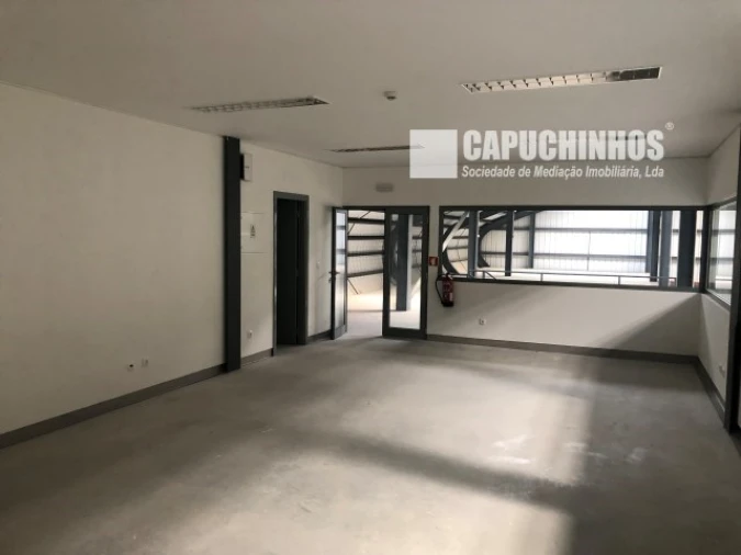 Armazém para Venda em Samora Correia Foto 7